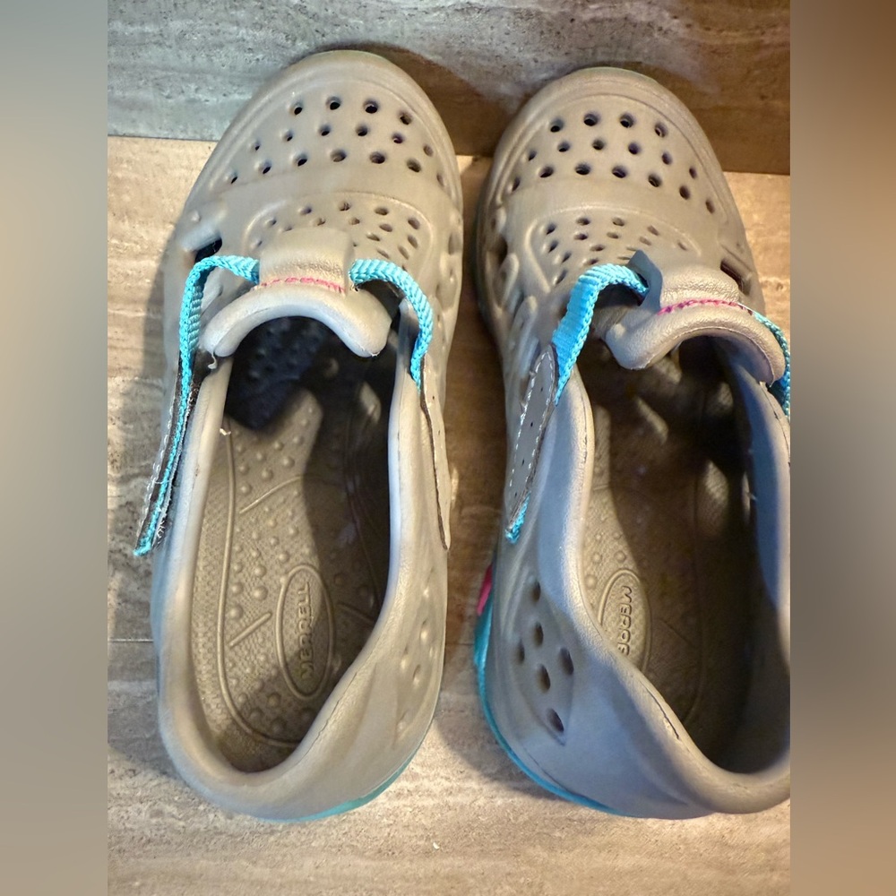 Merrell Kids' Gray Water Shoes with Pink and Blue Accents Crocs Velcro 10c - Picture 5 of 7